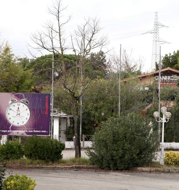 Stop del Comune al party in Canniccia 