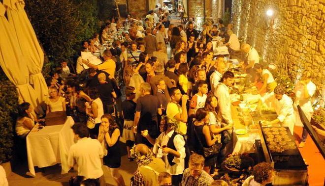 Grande successo delle serate nei borghi collinari