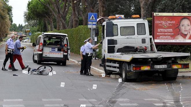 Una bici bianca per reclamare più sicurezza per i ciclisti