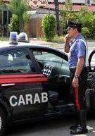 Incastra l’automobile tra casa e terrapieno Anziano nei guai 