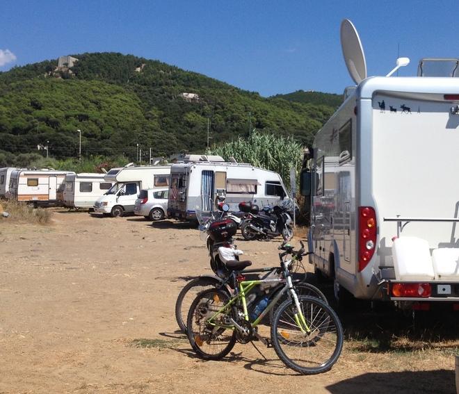 Camper con vista mare È caccia al posto migliore per restare tutta l’estate
