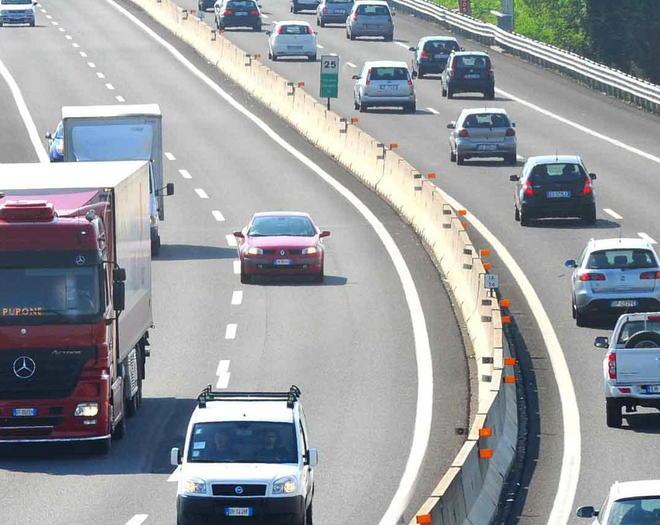 Prato, incidente mortale sull’A 11, un pannello avvisava della coda 