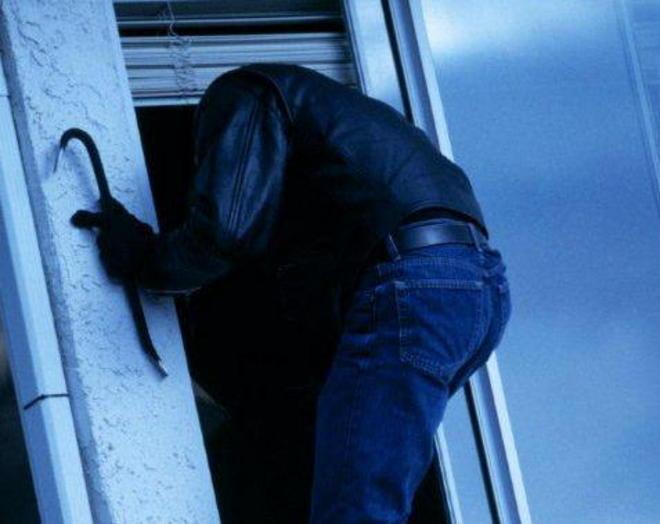 A Empoli i vicini mettono in fuga una banda di ladri 