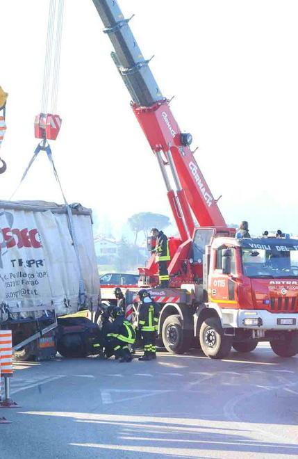 Traffico in tilt per un incendio 
