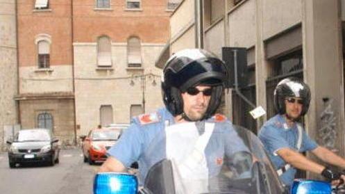Rissa tra venti persone, tre in manette