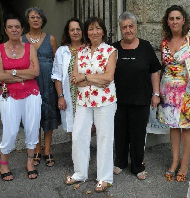 Le signore del ricamo espongono i lavori