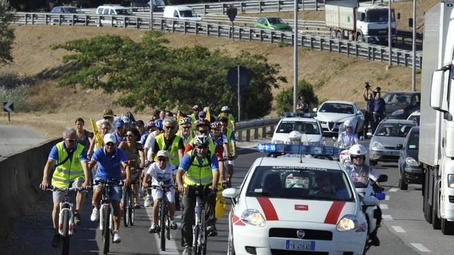 «Adesso fermate le stragi in bicicletta»