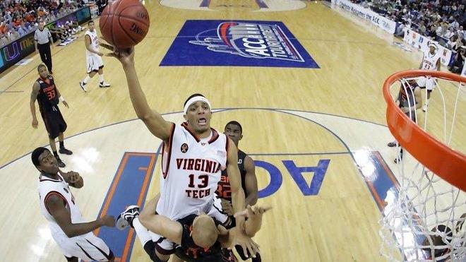 È Deron Washington il terzo americano
