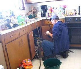 Lavori di casa, il marito è in affitto 