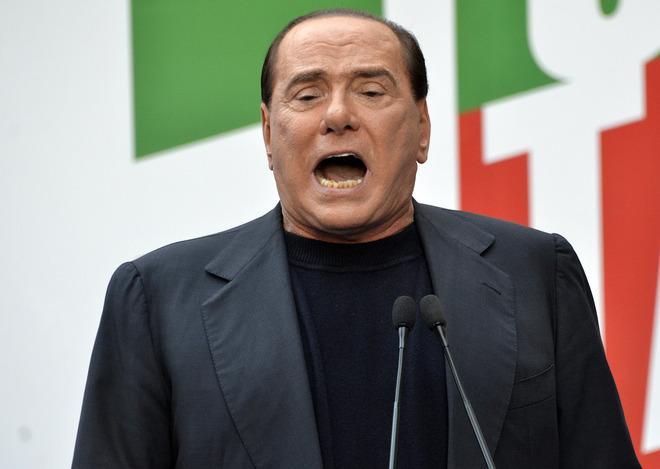 Berlusconi non viene a Forte, volantinaggio Pd a Viareggio