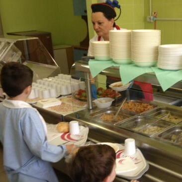 Il municipio di Porcari spende 530mila euro per mense scolastiche, sport e anziani