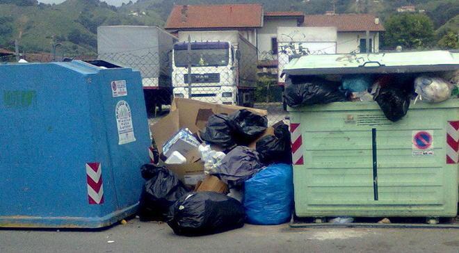 Cassonetti stracolmi, Asmiu nel mirino 