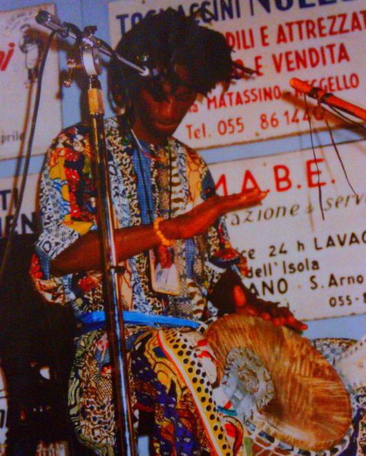 Pontedera-Senegal a colpi di afro samba Abdou aiuta i bimbi