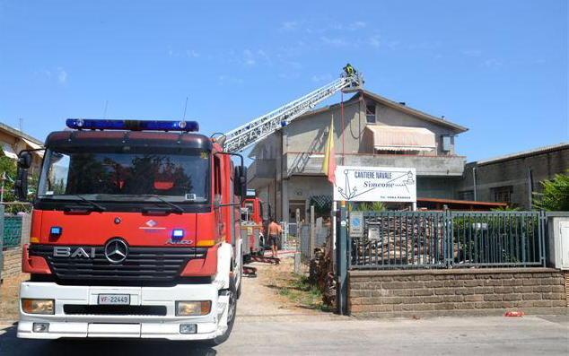 Rimane intossicato durante l’incendio 