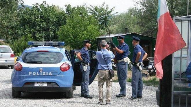 Blitz della polizia nel campo nomadi contro i furti in casa