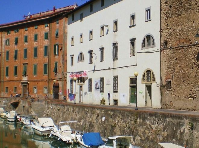 Sei milioni di euro spesi per niente 