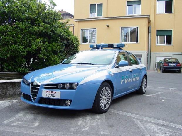 Entra in tabaccheria con un coltello, denunciato 