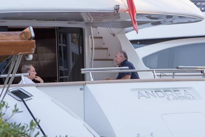 Emilio Fede sullo yacht di Samorì, padre di Forza Italia 