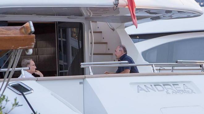 Emilio Fede sullo yacht di Samorì, padre di Forza Italia