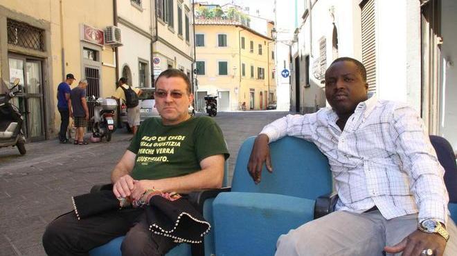 A Prato il lavoro si inventa usando le ex poltrone del cinema