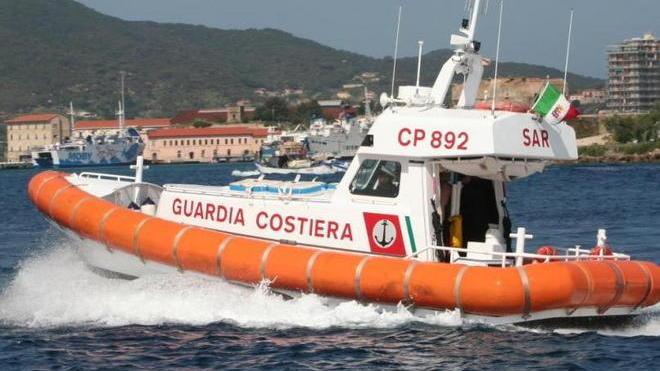 Donna bloccata in una caletta, soccorsa dalla Capitaneria