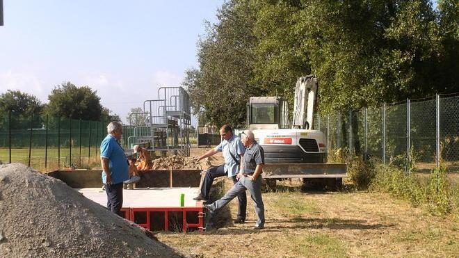 Quattro pale eoliche a Lammari per l’energia del campo sportivo