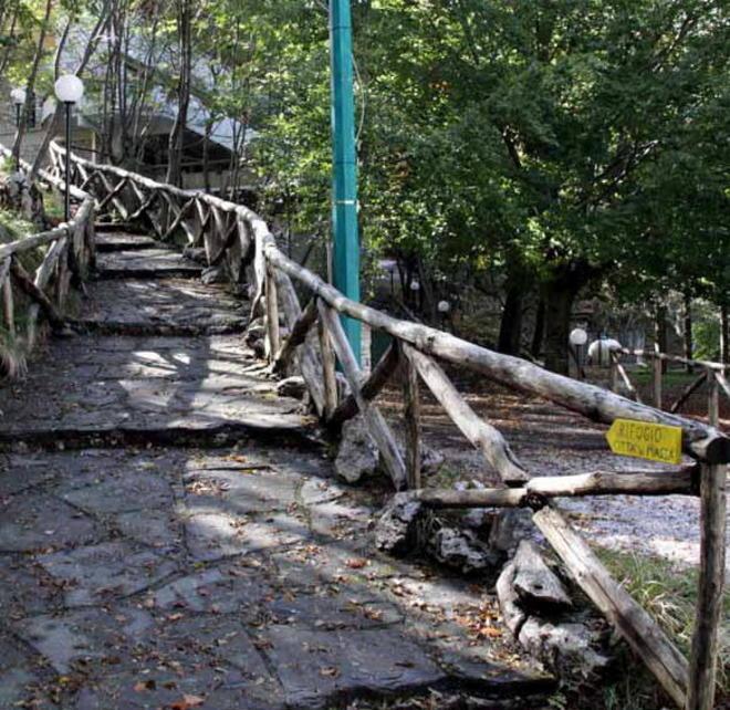 Pian della Fioba, riapre il rifugio ma rimangono le frane 