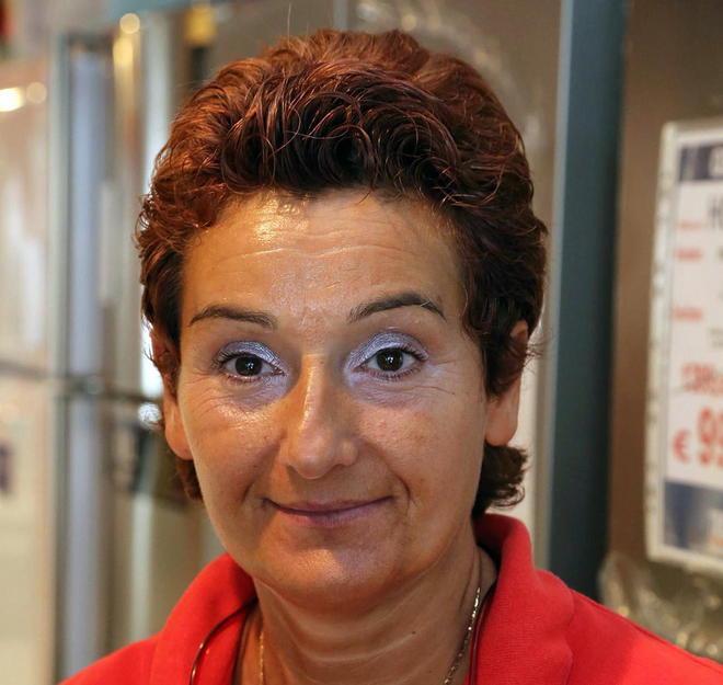 Un’altra auto sugli “ovi” pista ciclabile nel mirino 