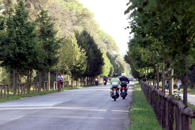 Grave quindicenne caduta dallo scooter su viale dei Tigli 