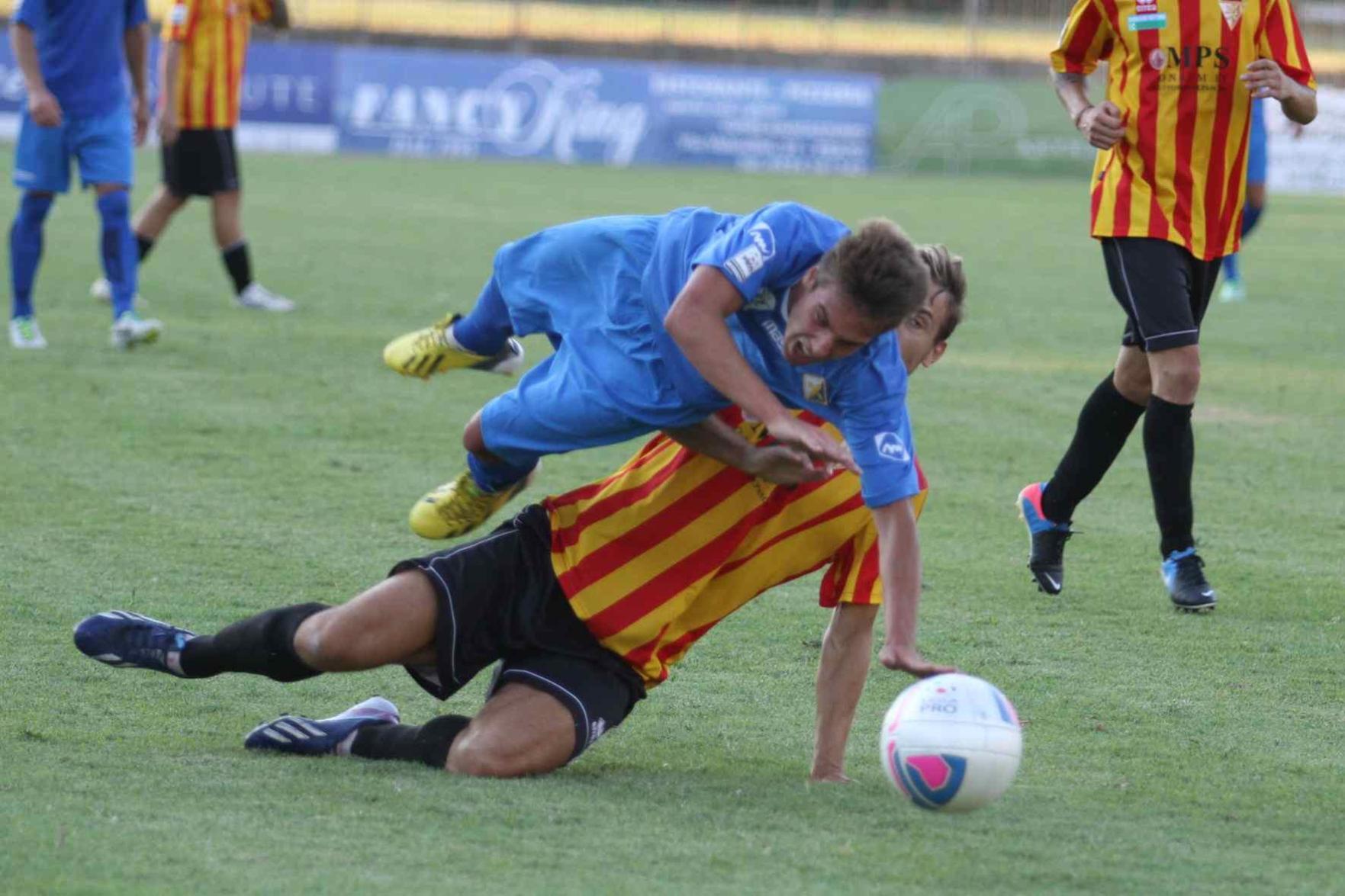 Tante occasioni ma nessun gol tra Prato e Poggibonsi in Coppa 