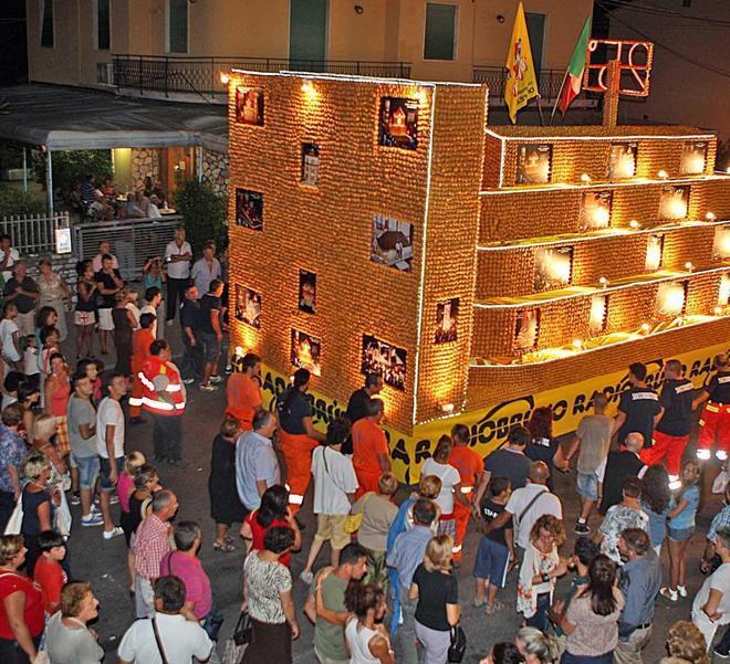 Sfila il dolcione