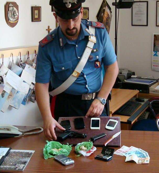 Nascondevano in casa l’eroina lui in carcere lei ai domiciliari