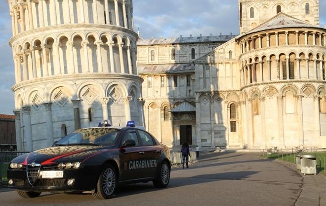 Presi i borseggiatori di piazza dei Miracoli 
