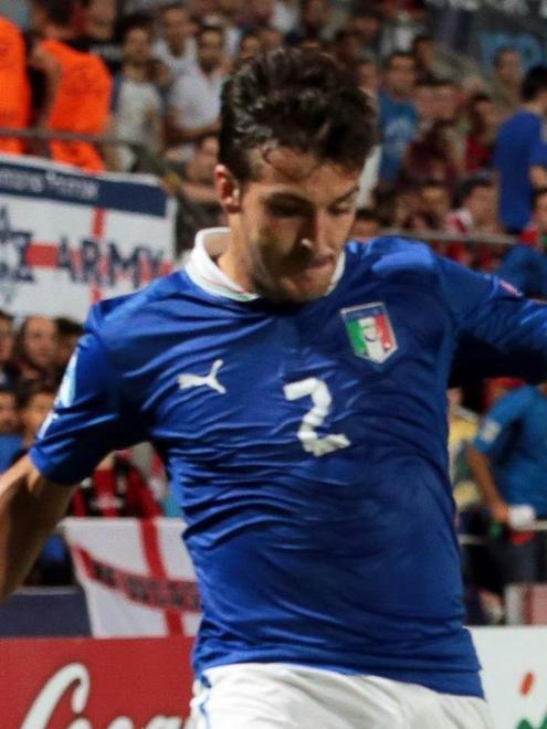 Donati si fa ammonire nel finale ma resta in vetta in Germania