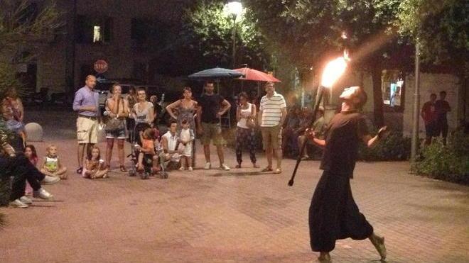 Niente spettacolo per l’artista-marinaio «In centro non si può»