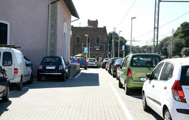 Sosta selvaggia nel parcheggio gratuito 