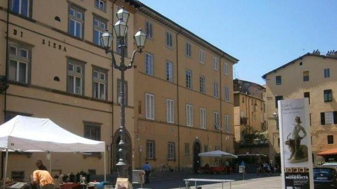 Piazza Bernardini deserta ma chiusa: ha ancora senso?