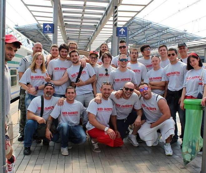 Red Jackets in piazza per lezioni di football