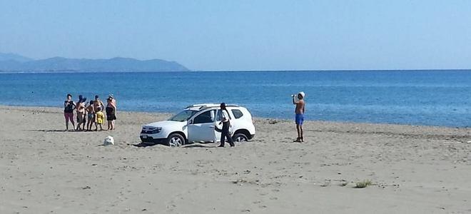 Muravera, va in spiaggia col Suv e si arena: multato
