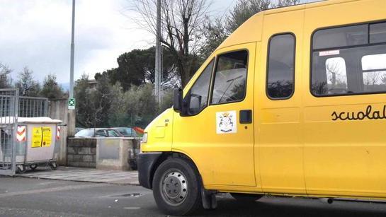 «Sputi e insulti a mio figlio disabile»