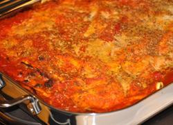 Ladri rubano tre teglie di lasagne «Servivano per cena di famiglia» 