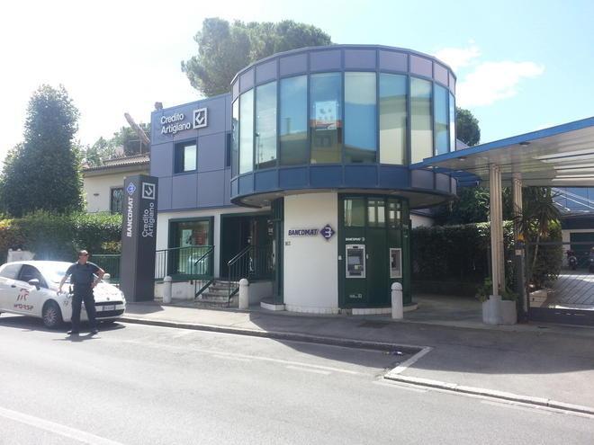 Quando la spillatrice batte il trincetto: «Così ho sventato la rapina» 
