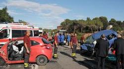 Scontro tra due auto sulla Vecchia Aurelia: due morti e un ferito