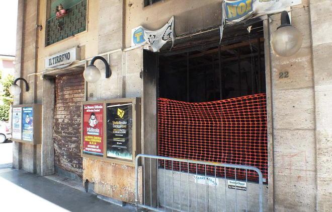 Ancora senza lavoro dopo il misterioso incendio dell’edicola 