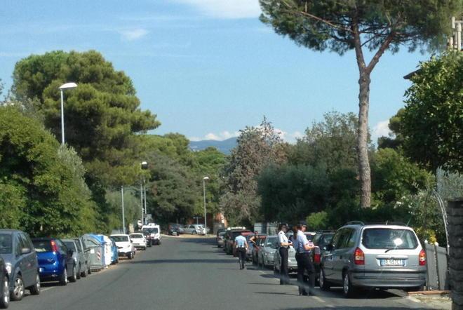 E intanto raffica di multe ai mezzi parcheggiati 
