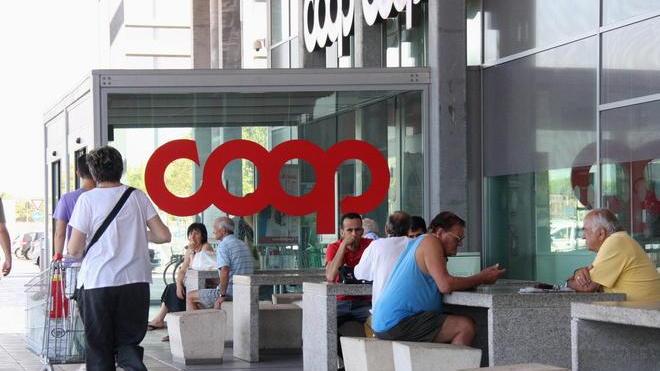Furti di Brunello, è ricominciata la serie alla Coop del Parco Prato