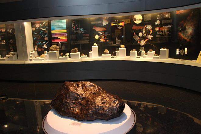 Meteoriti e “pezzi” di Marte: ha riaperto il Museo di scienze planetarie 