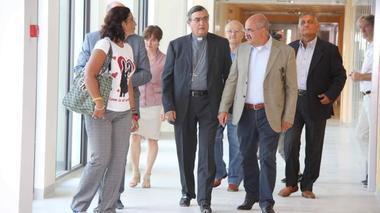 Il vescovo visita il nuovo ospedale: "Andiamone orgogliosi"