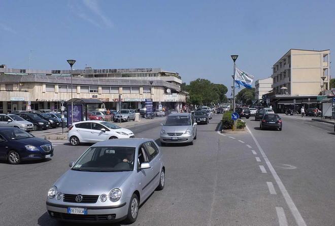 Litorale, sì al piano urbanistico ma prima parcheggi e strade 