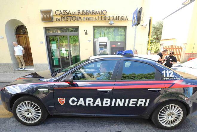 Bandito col trincetto rapina 3000 euro 